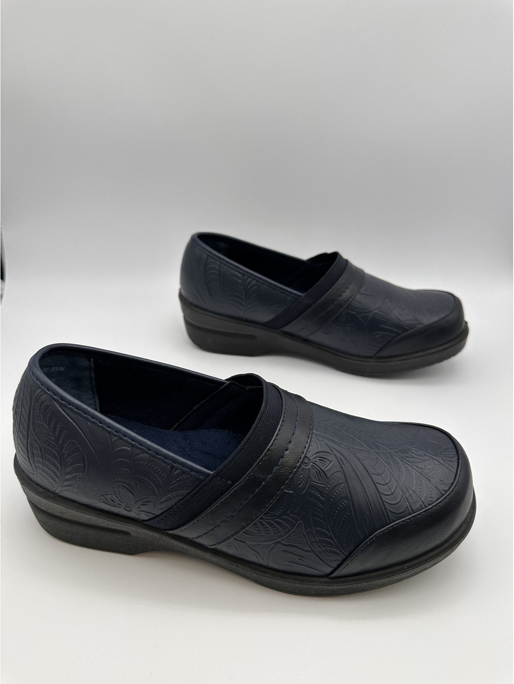 Easy Street Navy Leather Slip-On Clogs Size 8.5 M